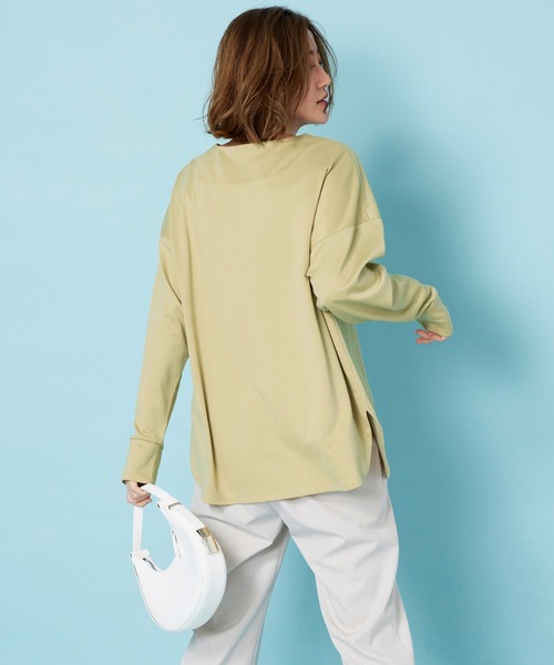 BELLUNA PLUS(ベルーナ)の「もちっとなめらか!サマ見えプルオーバー(Tシャツ/カットソー・レディース・アイボリー系/チャコール/イエロー/ラベンダー/セージグリーン・LARGE/MEDIUM/X-LARGE)」の19枚目の写真