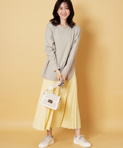 BELLUNA PLUS(ベルーナ)の「もちっとなめらか!サマ見えプルオーバー(Tシャツ/カットソー・レディース・アイボリー系/チャコール/イエロー/ラベンダー/セージグリーン・LARGE/MEDIUM/X-LARGE)」の6枚目の写真