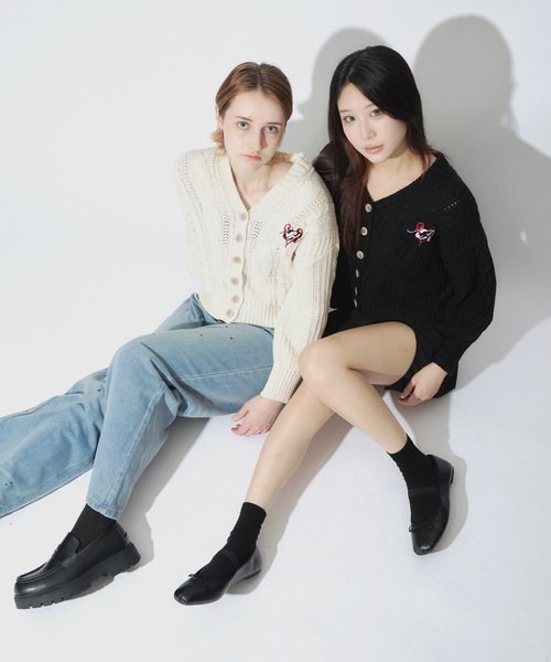 ALLuRing ChaRm(アリュリングチャーム)の「AR heart logo short cardigan / ARハートロゴショート丈カーディガン(カーディガン/ボレロ・レディース・ホワイト/ブラック・FREE)」の17枚目の写真