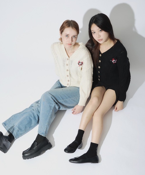 ALLuRing ChaRm(アリュリングチャーム)の「AR heart logo short cardigan / ARハートロゴショート丈カーディガン(カーディガン/ボレロ・レディース・ホワイト/ブラック・FREE)」の18枚目の写真