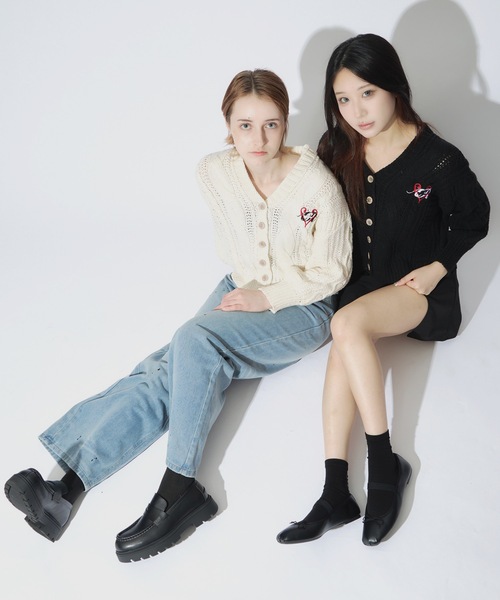 ALLuRing ChaRm(アリュリングチャーム)の「AR heart logo short cardigan / ARハートロゴショート丈カーディガン(カーディガン/ボレロ・レディース・ホワイト/ブラック・FREE)」の19枚目の写真
