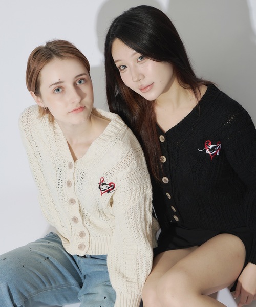 ALLuRing ChaRm(アリュリングチャーム)の「AR heart logo short cardigan / ARハートロゴショート丈カーディガン(カーディガン/ボレロ・レディース・ホワイト/ブラック・FREE)」の16枚目の写真