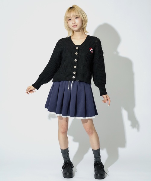 ALLuRing ChaRm(アリュリングチャーム)の「AR heart logo short cardigan / ARハートロゴショート丈カーディガン(カーディガン/ボレロ・レディース・ホワイト/ブラック・FREE)」の12枚目の写真