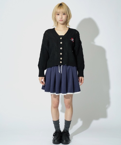 ALLuRing ChaRm(アリュリングチャーム)の「AR heart logo short cardigan / ARハートロゴショート丈カーディガン(カーディガン/ボレロ・レディース・ホワイト/ブラック・FREE)」の11枚目の写真