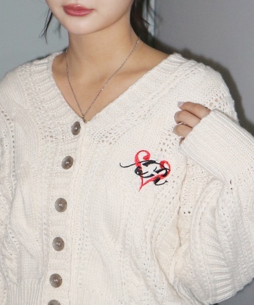 ALLuRing ChaRm(アリュリングチャーム)の「AR heart logo short cardigan / ARハートロゴショート丈カーディガン(カーディガン/ボレロ・レディース・ホワイト/ブラック・FREE)」の20枚目の写真