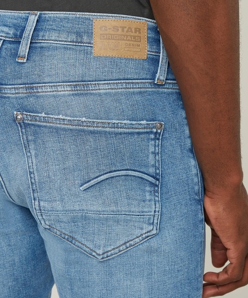 G-STAR（ジースター）の「REVEND FWD SKINNY JEANS/ヴィンテージライクストレッチスキニージーンズ（デニムパンツ・メンズ・ライトインディゴブルー・29/30/33/30/32/30/31/30/30/30/34/30/28/30/36/30/28/32/36/32/32/32/30/32/34/32/33/32/31/32）」の3枚目の写真