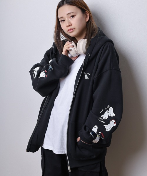 85】おばけイラスト ワンポイント刺繍 & 袖プリント 裏起毛 ジップ