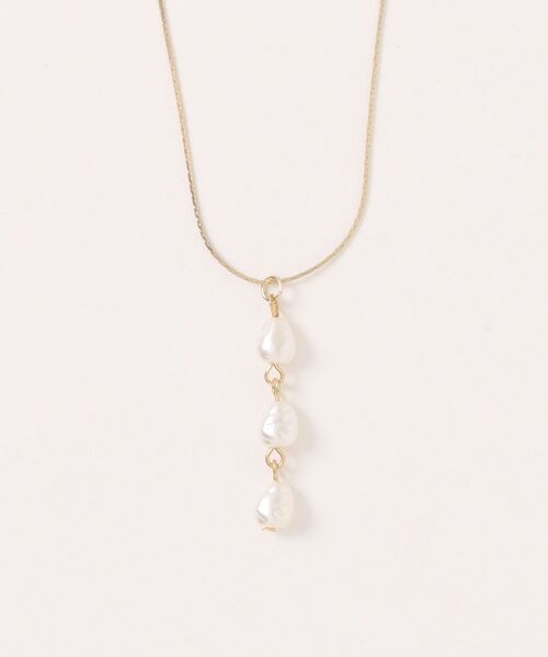 natural couture(ナチュラルクチュール)の「3連パールネックレス(ネックレス・レディース・その他1/その他2・FREE)」の5枚目の写真