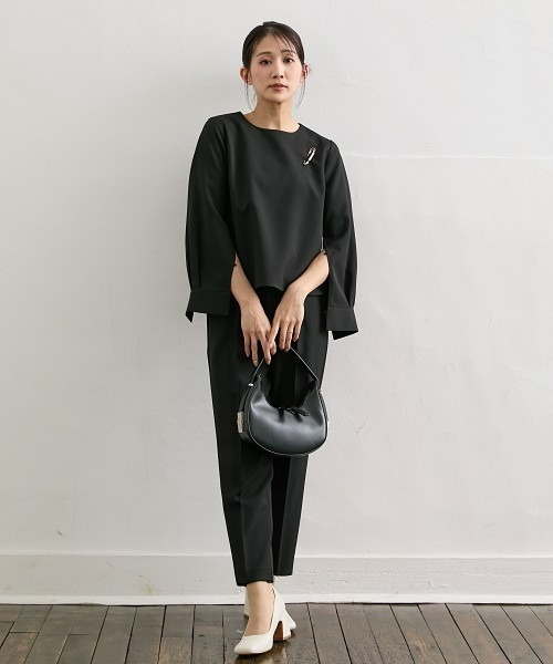 Petitjo（プッチージョ）の「小さいサイズ　【レディーススーツ】2WAY9分袖ブラウス (セットアップ対応・上下別売り)　低身長さん・小柄女性（シャツ/ブラウス・レディース・グレイッシュベージュ/ブラック/ネイビー・PSS/PS/PM/PL）」の21枚目の写真