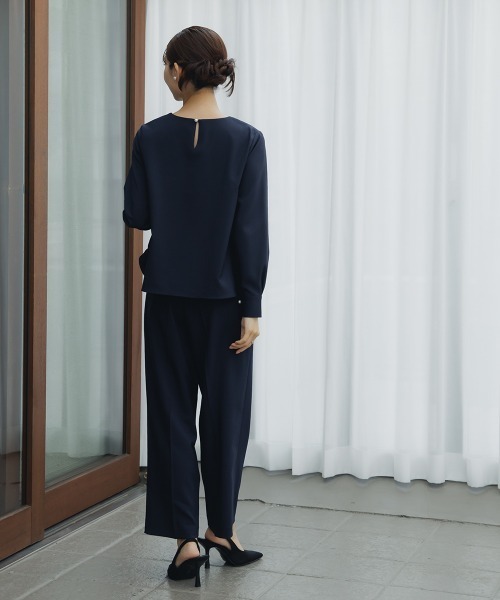 Petitjo（プッチージョ）の「小さいサイズ　【レディーススーツ】2WAY9分袖ブラウス (セットアップ対応・上下別売り)　低身長さん・小柄女性（シャツ/ブラウス・レディース・グレイッシュベージュ/ブラック/ネイビー・PSS/PS/PM/PL）」の11枚目の写真