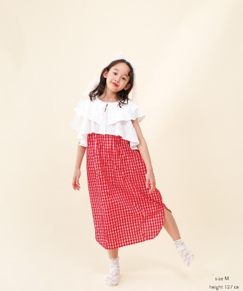 unica(ユニカ)の「カーデ付きチェック柄ウェーブラインワンピース(ワンピース・キッズ・レッド/ブラック・L/M/S/XL)」の4枚目の写真