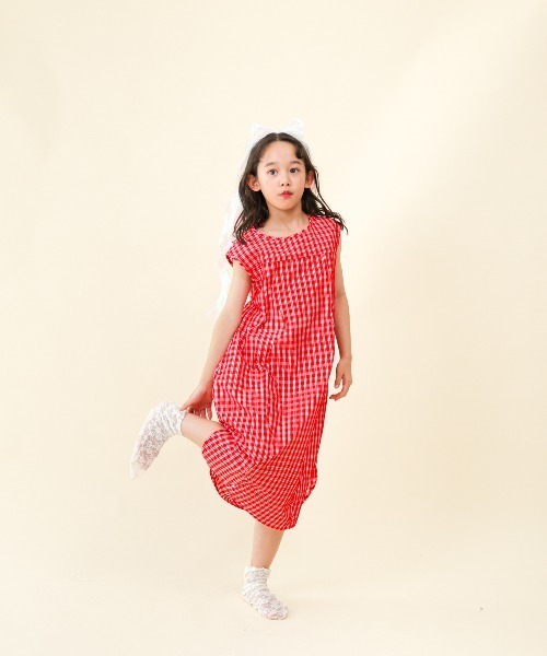 unica(ユニカ)の「カーデ付きチェック柄ウェーブラインワンピース(ワンピース・キッズ・レッド/ブラック・L/M/S/XL)」の12枚目の写真