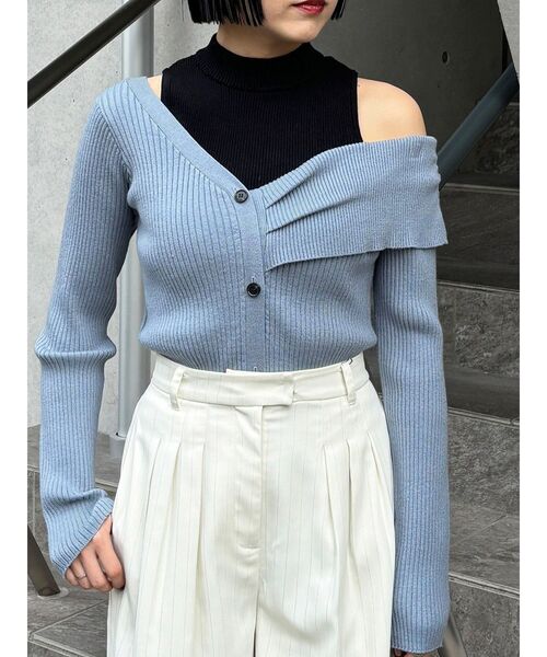 MURUA（ムルーア）の「レイヤードライクアシメニット（ニット/セーター・レディース・モカ/ブラック/ブルー・FREE）」の3枚目の写真