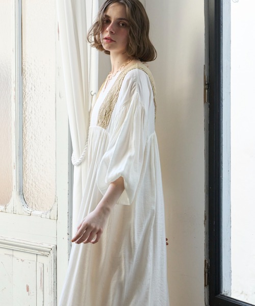 Unitage(ユニテージ)の「ボリュームスリーブワンピース(ワンピース・レディース・オレンジ/アイボリー/ブラック・FREE)」の11枚目の写真