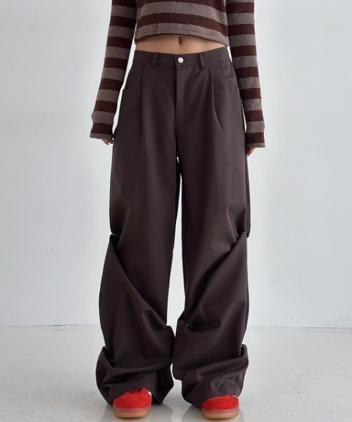 ROOPTOKYO(ループトウキョウ)の「ボタン付き ルーズシルエットストレートパンツ(スラックス・レディース・グレー/ブラウン/ホワイト/ブラック・FREE)」の4枚目の写真