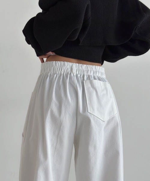 ROOPTOKYO(ループトウキョウ)の「ボタン付き ルーズシルエットストレートパンツ(スラックス・レディース・グレー/ブラウン/ホワイト/ブラック・FREE)」の12枚目の写真