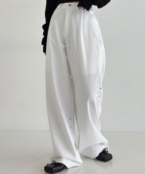 ROOPTOKYO(ループトウキョウ)の「ボタン付き ルーズシルエットストレートパンツ(スラックス・レディース・グレー/ブラウン/ホワイト/ブラック・FREE)」の16枚目の写真