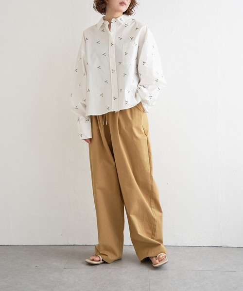 notch.（ノッチ）の「フラワーエンブロイダリーシャツ（シャツ/ブラウス・レディース・オフホワイト/ライトブルー・M）」の5枚目の写真