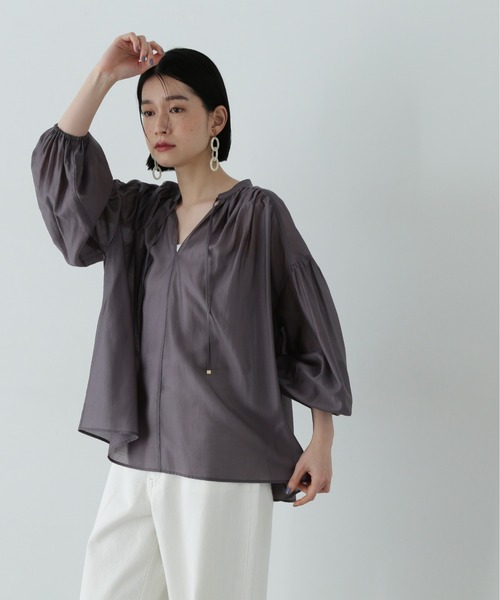 N.(N. Natural Beauty Basic)(エヌエヌナチュラルビューティーベーシック)の「シアーフロントリボンブラウス(シャツ/ブラウス・レディース・ブルー/オフホワイト/チャコールグレー・MEDIUM)」の17枚目の写真