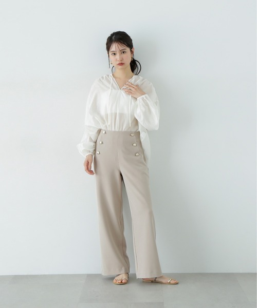N.(N. Natural Beauty Basic)(エヌエヌナチュラルビューティーベーシック)の「シアーフロントリボンブラウス(シャツ/ブラウス・レディース・ブルー/オフホワイト/チャコールグレー・MEDIUM)」の6枚目の写真