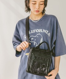 BAYFLOW | [500mlペットボトルも入る]ポケット付きライトスクエアショルダー(ショルダーバッグ)