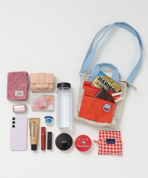 BAYFLOW（ベイフロー）の「[500mlペットボトルも入る]ポケット付きライトスクエアショルダー（ショルダーバッグ・レディース・カーキ/ブラック/アイボリー・FREE）」の4枚目の写真