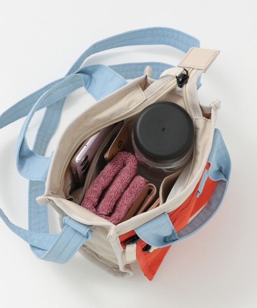 BAYFLOW（ベイフロー）の「[500mlペットボトルも入る]ポケット付きライトスクエアショルダー（ショルダーバッグ・レディース・カーキ/ブラック/アイボリー・FREE）」の5枚目の写真