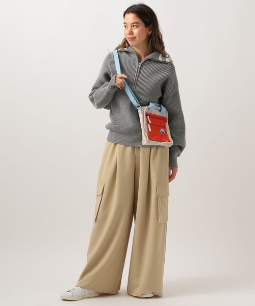 BAYFLOW（ベイフロー）の「[500mlペットボトルも入る]ポケット付きライトスクエアショルダー（ショルダーバッグ・レディース・カーキ/ブラック/アイボリー・FREE）」の7枚目の写真