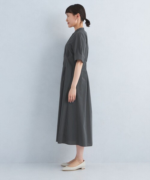 green label relaxing(グリーンレーベルリラクシング)の「ウエストフィット 5分袖 シャツ ワンピース -マシンウォッシャブル-(シャツワンピース・レディース・ベージュ/ダークグレー/その他1・FREE)」の12枚目の写真