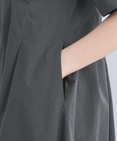 green label relaxing(グリーンレーベルリラクシング)の「ウエストフィット 5分袖 シャツ ワンピース -マシンウォッシャブル-(シャツワンピース・レディース・ベージュ/ダークグレー/その他1・FREE)」の16枚目の写真