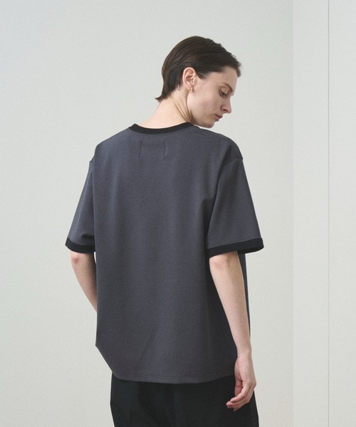 TROVE(トローヴ)の「RINGER TEE(Tシャツ/カットソー・メンズ・チャコールグレー/グレー系その他・1/3)」の5枚目の写真