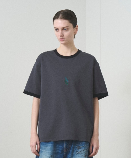 TROVE(トローヴ)の「RINGER TEE(Tシャツ/カットソー・メンズ・チャコールグレー/グレー系その他・1/3)」の6枚目の写真