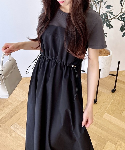 INGNI（イング）の「ビスチェドッキングワンピース（ワンピース・レディース・チャコールグレー×ブラック/ホワイト×ブラック/その他19・M）」の2枚目の写真