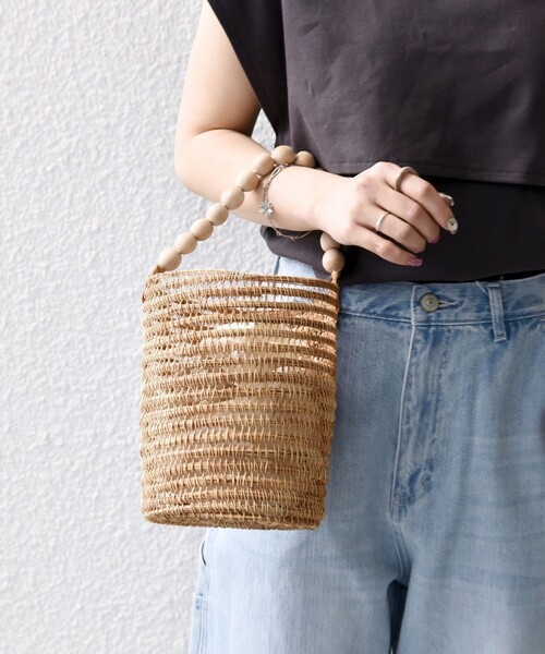 SHIPS any（シップス エニィ）の「TARANGO: ボール ハンドル バケツ カゴ バッグ（かごバッグ・レディース・ベージュ・ONE SIZE）」の5枚目の写真