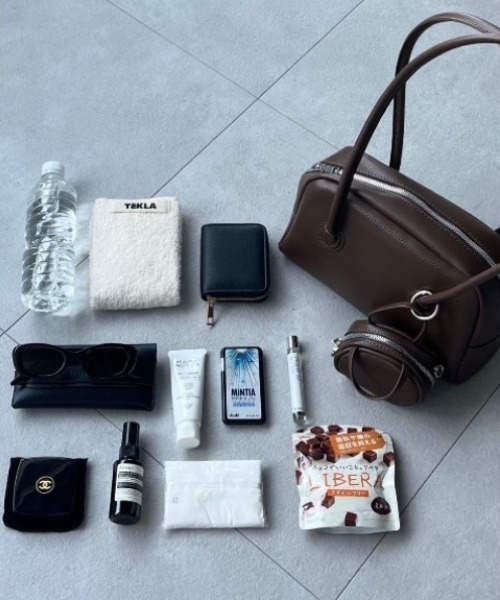 VANNIE U（ヴァニーユー）の「ロングハンドルミニポーチボストンバッグ（ショルダーバッグ・レディース・アイボリー/ブラック/ブラウン・FREE）」の6枚目の写真