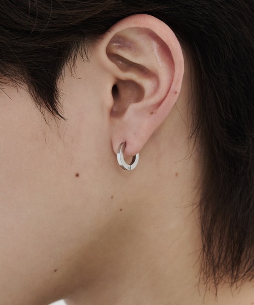 WYZ surgical stainless(ダブリューワイジィーサージカルステンレス)の「【 金属アレルギー対応 】シンプルフープピアス サージカルステンレス (両耳用) 直径13mm, 幅2mm(ピアス(両耳用)・メンズ・ゴールド/ブラック/シルバー・FREE)」の18枚目の写真