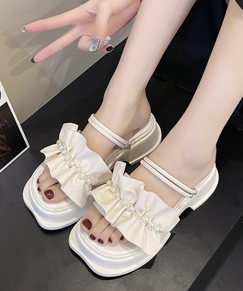 Lace Ladies(レースレディース)の「2WAY フリル パール アンクルストラップ 厚底 サンダル(サンダル・レディース・アイボリー/ブラック・25cm/24.5cm/24cm/23.5cm/23cm/22.5cm)」の2枚目の写真