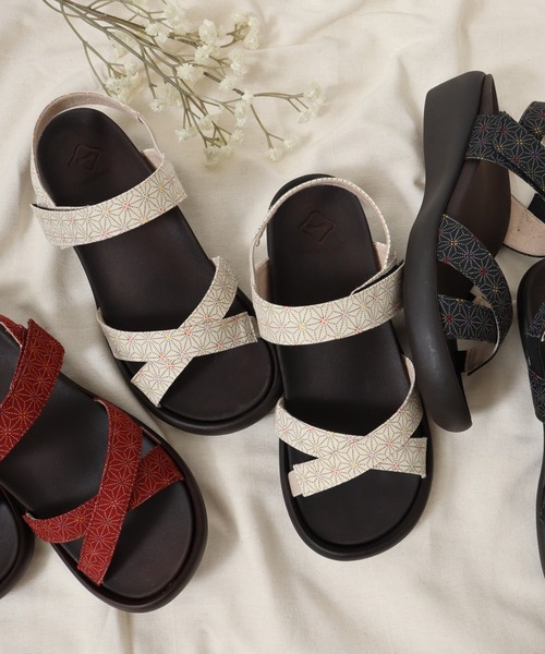 Re:getA(リゲッタ)の「RegettaCanoe CJFW3518 和柄麻の葉クロスベルトローヒールサンダル(サンダル・レディース・ブラック/アイボリー/レッド・L/LL/S/M)」の2枚目の写真