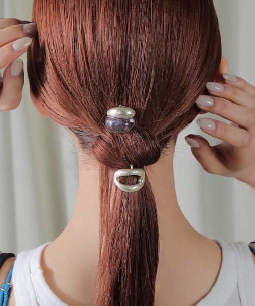 voov（ブーブ）の「2set クリア × メタル ニュアンス オーバル マット ミニヘアカフ（その他ヘアアクセサリー・レディース・シルバー/ゴールド・フリー）」の8枚目の写真