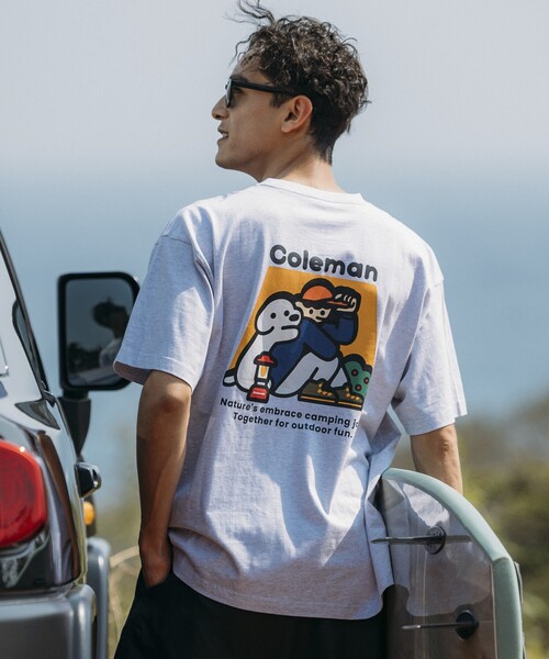 COLEMAN（コールマン）の「Coleman/コールマン Coleman×matsui×FREAK'S STORE 別注 コールマン matsui hug Ⅱ SS TEE バックプリント クルーネック 半袖T（Tシャツ/カットソー・メンズ・ホワイト/ワインレッド/チャコールグレー/ライトグレー・MEDIUM/SMALL/LARGE）」の3枚目の写真