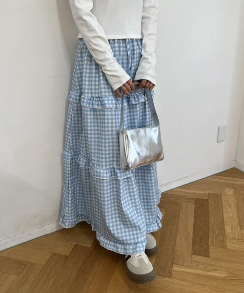 mebole（メボレ）の「ティアードギンガムチェックロングスカート（スカート・レディース・ブルー・FREE）」の3枚目の写真
