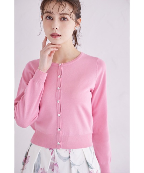 tocco closet（トッコ　クローゼット）の「プチフラワー釦カーディガン（カーディガン/ボレロ・レディース・ブラック/サックスブルー/オフホワイト/ピンク・M）」の4枚目の写真