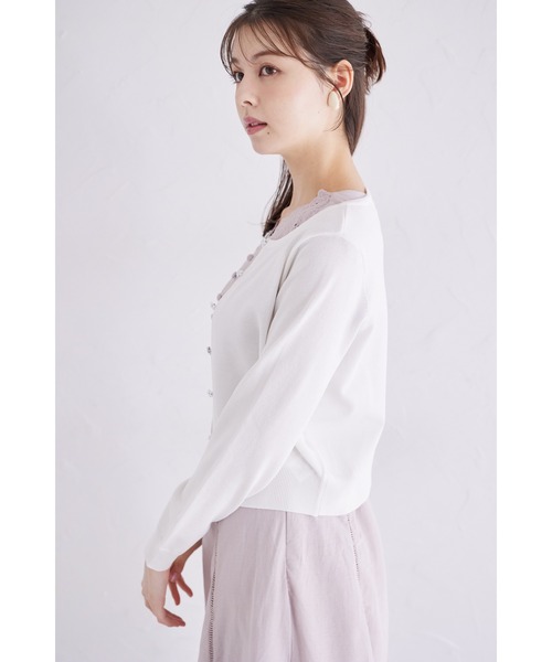 tocco closet（トッコ　クローゼット）の「プチフラワー釦カーディガン（カーディガン/ボレロ・レディース・ブラック/サックスブルー/オフホワイト/ピンク・M）」の9枚目の写真