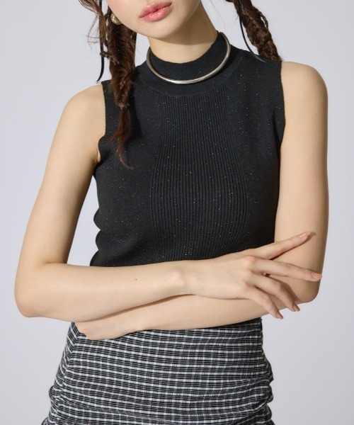 rienda（リエンダ）の「ウォッシャブルリブタンクトップ　夏服 サマーニット ノースリーブトップス（タンクトップ・レディース・ブラック/ブラウン/グレー/アイボリー・SMALL/MEDIUM）」の2枚目の写真