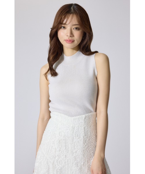 rienda（リエンダ）の「ウォッシャブルリブタンクトップ　夏服 サマーニット ノースリーブトップス（タンクトップ・レディース・ブラック/ブラウン/グレー/アイボリー・SMALL/MEDIUM）」の5枚目の写真