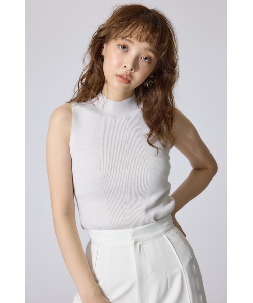 rienda（リエンダ）の「ウォッシャブルリブタンクトップ　夏服 サマーニット ノースリーブトップス（タンクトップ・レディース・ブラック/ブラウン/グレー/アイボリー・SMALL/MEDIUM）」の9枚目の写真