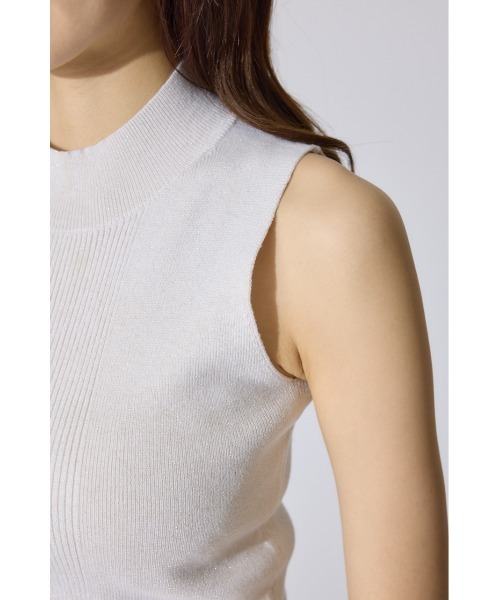 rienda（リエンダ）の「ウォッシャブルリブタンクトップ　夏服 サマーニット ノースリーブトップス（タンクトップ・レディース・ブラック/ブラウン/グレー/アイボリー・SMALL/MEDIUM）」の17枚目の写真