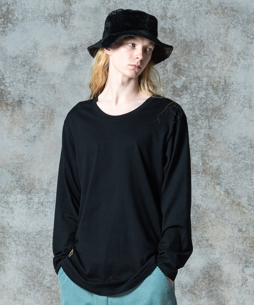 glamb（グラム）の「Loose Neck Long Sleeves T-Shirt / ルーズネックロングスリーブＴシャツ（Tシャツ/カットソー・メンズ・ホワイト/グレー/パープル/ブラック・S/M/L）」の3枚目の写真