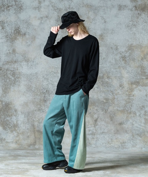 glamb（グラム）の「Loose Neck Long Sleeves T-Shirt / ルーズネックロングスリーブＴシャツ（Tシャツ/カットソー・メンズ・ホワイト/グレー/パープル/ブラック・S/M/L）」の12枚目の写真