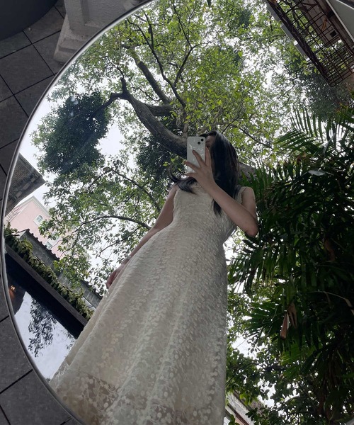 VEILA(ヴェイラ)の「vネックレースのキャミワンピース(ワンピース・レディース・アイボリー・M/S)」の5枚目の写真